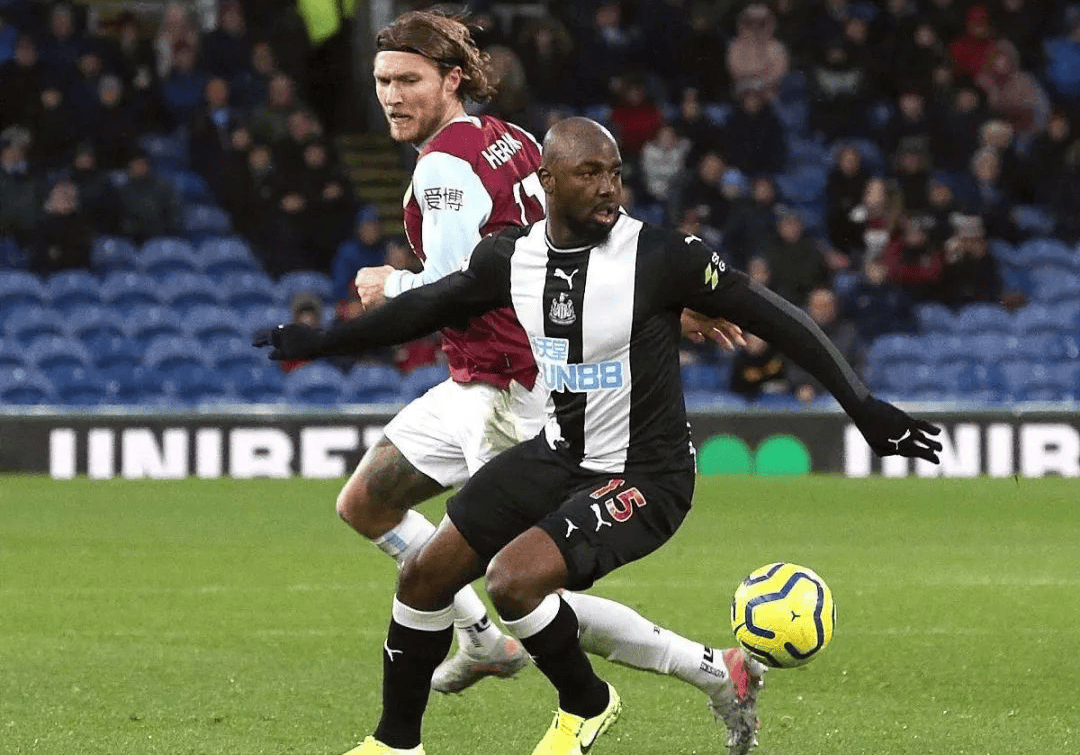 纽卡斯尔客场落败，保级形势不乐观(纽卡斯尔转会新闻)